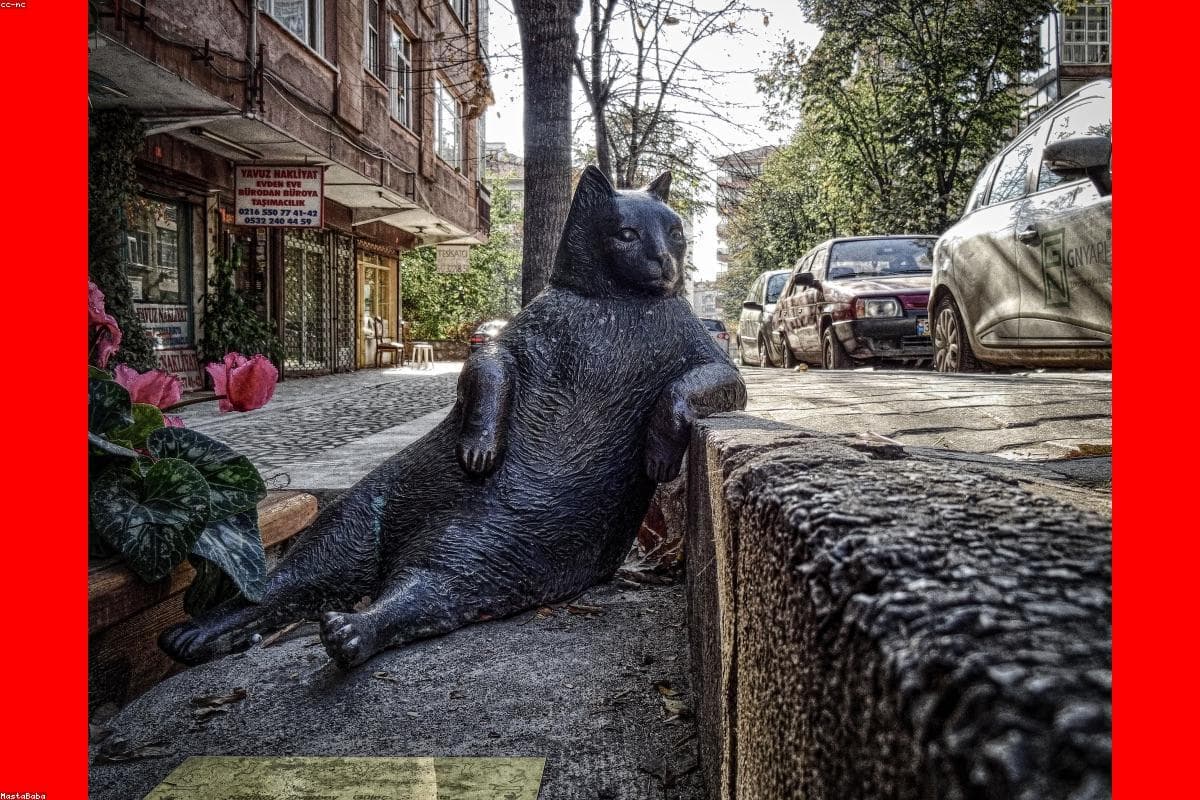 Honor's Magic V6: Big Battery, Still a Foldable. Shocking.