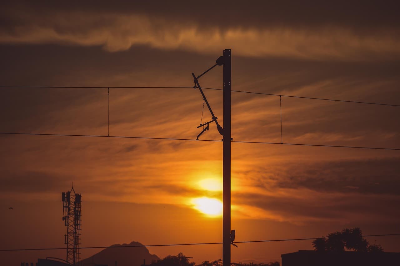 Railway's $100M Bet: Vertical Integration Challenges AWS for AI Cloud